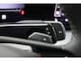 Audi Q3 1.5 200kW e-hybrid S edition 272PK / 200kW DSG, Panoramadak, trekhaak, S-Line in- en exterieur, leder / kunstlederen bekleding, exterieur pakket zwart optiek virtual cockpit plus met 11,9 " Oled MMI navigatie plus PRO Ambiente verlichting verwarmbaar sportstuurwiel afgevlakt Audi Phone box privacy glas tech plus pakket 3 zone clima 4 jaar garantie tot 120.000km zwarte hemel comfort sleutel met elektrische achterklep 20" LMV Tripod Feature pakket digitale LED Matrix Led achterlichten PRO