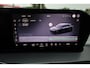 Audi Q3 1.5 200kW e-hybrid S edition 272PK / 200kW DSG, Panoramadak, trekhaak, S-Line in- en exterieur, leder / kunstlederen bekleding, exterieur pakket zwart optiek virtual cockpit plus met 11,9 " Oled MMI navigatie plus PRO Ambiente verlichting verwarmbaar sportstuurwiel afgevlakt Audi Phone box privacy glas tech plus pakket 3 zone clima 4 jaar garantie tot 120.000km zwarte hemel comfort sleutel met elektrische achterklep 20" LMV Tripod Feature pakket digitale LED Matrix Led achterlichten PRO