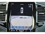 Volvo XC90 T8 Recharge AWD Plus Dark - IntelliSafe Assist & Surround - Adaptieve LED koplampen - Parkeercamera achter - Verwarmde voorstoelen, stuur & achterbank - Parkeersensoren voor & achter - Elektr. bedienb. voorstoelen met geheugen - Draadloze tel. lader - Extra getint glas - 20' LMV