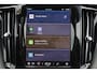 Volvo XC60 T6 Recharge AWD Ultra Black Edition - Luchtvering - B&W Audio - Panorama/schuifdak - IntelliSafe Assist & Surround - Massage Ventilatie stoelen - 360º Camera - Adaptieve LED koplampen - Nappa leder - Verwarmde voorstoelen, stuur & achterbank - Parkeersensoren voor & achter - Elektr. bedienb. voorstoelen met geheugen - Head up display - Draadloze tel. lader - Extra getint glas - 21' LMV