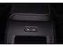 Volvo XC60 T6 Recharge AWD Ultra Black Edition - Luchtvering - B&W Audio - Panorama/schuifdak - IntelliSafe Assist & Surround - Massage Ventilatie stoelen - 360º Camera - Adaptieve LED koplampen - Nappa leder - Verwarmde voorstoelen, stuur & achterbank - Parkeersensoren voor & achter - Elektr. bedienb. voorstoelen met geheugen - Head up display - Draadloze tel. lader - Extra getint glas - 21' LMV