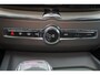 Volvo XC60 T6 Recharge AWD Ultra Black Edition - Luchtvering - B&W Audio - Panorama/schuifdak - IntelliSafe Assist & Surround - Massage Ventilatie stoelen - 360º Camera - Adaptieve LED koplampen - Nappa leder - Verwarmde voorstoelen, stuur & achterbank - Parkeersensoren voor & achter - Elektr. bedienb. voorstoelen met geheugen - Head up display - Draadloze tel. lader - Extra getint glas - 21' LMV