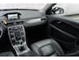 Volvo V70 2.0 T4 Polar | Unieke Auto | Dealer Onderhouden | Trekhaak | Lederen bekleding | Bi-xenon koplampen | Standkachel | Navigatie | Stoelverwarming | Niveauregeling | Voorruitverwarming | Climate control | Origineel Nederlandse auto | Cruise control | Volvo On Call | Elektrische achterklep |