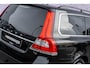 Volvo V70 2.0 T4 Polar | Unieke Auto | Dealer Onderhouden | Trekhaak | Lederen bekleding | Bi-xenon koplampen | Standkachel | Navigatie | Stoelverwarming | Niveauregeling | Voorruitverwarming | Climate control | Origineel Nederlandse auto | Cruise control | Volvo On Call | Elektrische achterklep |