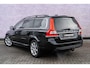Volvo V70 2.0 T4 Polar | Trekhaak | Lederen bekleding | Bi-xenon koplampen | Standkachel | Navigatie | Stoelverwarming | Niveauregeling | Voorruitverwarming | Climate control | Origineel Nederlandse auto | Cruise control | Volvo On Call | Elektrische achterklep |