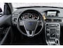 Volvo V70 2.0 T4 Polar | Trekhaak | Lederen bekleding | Bi-xenon koplampen | Standkachel | Navigatie | Stoelverwarming | Niveauregeling | Voorruitverwarming | Climate control | Origineel Nederlandse auto | Cruise control | Volvo On Call | Elektrische achterklep |