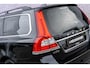 Volvo V70 2.0 T4 Polar | Trekhaak | Lederen bekleding | Bi-xenon koplampen | Standkachel | Navigatie | Stoelverwarming | Niveauregeling | Voorruitverwarming | Climate control | Origineel Nederlandse auto | Cruise control | Volvo On Call | Elektrische achterklep |