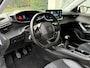 Peugeot 2008 1.2 PureTech Allure | Navigatie | 3D-Cockpit | Stoelverwarming | Parkeersensoren met Camera | Climate & Cruise Control |