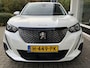 Peugeot 2008 1.2 PureTech Allure | Navigatie | 3D-Cockpit | Stoelverwarming | Parkeersensoren met Camera | Climate & Cruise Control |