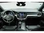 Volvo S60 2.0 B4 Plus Dark | Lichtmetalen Velgen Multi-Spaaks 18" | Nappa leder / Open Grid textiel bekleding met contourstoelen | Autonomous Emergency Braking | Bots Herkenning En Activatie | Cruise Control Adaptief Met Stop&Go En Stuurhulp | Dodehoekdetectie Met Correctie | Draadloze Telefoonlader | Electronic Climate Controle +Stoel + Stuurwiel verwarming |