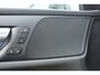 Volvo S60 2.0 B4 Plus Dark | Lichtmetalen Velgen Multi-Spaaks 18" | Nappa leder / Open Grid textiel bekleding met contourstoelen | Autonomous Emergency Braking | Bots Herkenning En Activatie | Cruise Control Adaptief Met Stop&Go En Stuurhulp | Dodehoekdetectie Met Correctie | Draadloze Telefoonlader | Electronic Climate Controle +Stoel + Stuurwiel verwarming |