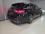 Mercedes-Benz C-klasse Estate 300 e AMG Line 18"/Trekhaak/Adaptieve cruise/LED/Stoelverwarming/Camera/Elektrische klep/Dodehoek/Sfeerverlichting
