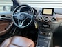 Mercedes-Benz B-klasse 200 Ambition -AUTOMAAT-CLIMA-STOELVERWARMING-MEMORY SEATS-TREKHAAK-1400 KG TREKGEWICHT-XENON-VOLLEDER-ETC.