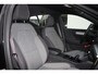 Volvo XC40 B4 197PK Plus Dark | Premium audio by Harman Kardon | Power Seats incl. Memory | Verwarmbare voorstoelen + stuurwiel | Parkeercamera achter | Park Assist voor + achter | Apple Carplay | 18" Lichtmetalen wielen