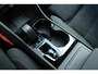Volvo XC40 B4 Automaat Plus Black Edition | Electronic Climate Controle | Stuur + Soelverwarming | Elektrisch Glazen Panorama-Dak | Stof/kunstlederen Bekleding | Aluminium Interieur Afwerking | Extra Getint Glas Achterportieren En Achterruit | Rondomzicht Camera