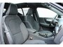 Volvo XC40 B4 Automaat Plus Black Edition | Electronic Climate Controle | Stuur + Soelverwarming | Elektrisch Glazen Panorama-Dak | Stof/kunstlederen Bekleding | Aluminium Interieur Afwerking | Extra Getint Glas Achterportieren En Achterruit | Rondomzicht Camera