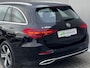 Mercedes-Benz C-klasse Estate 300 e Luxury Line Automaat 9 traps / Elektrische trekhaak 1.800 kg  / EAER bereik 111 km / Avantgarde Interieur / Elektr. klep / Adapt. CC / Navigatie groot scherm / Winterwielenset /