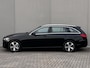 Mercedes-Benz C-klasse Estate 300 e Luxury Line Automaat 9 traps / Elektrische trekhaak 1.800 kg  / EAER bereik 111 km / Avantgarde Interieur / Elektr. klep / Adapt. CC / Navigatie groot scherm / Winterwielenset /