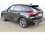 Ford Kuga 2.5-243pk PHEV ST-Line X. Trekgewicht 2.100kg. Nieuw Model ! Van €. 54.937,- voor €. 43.735,- Trekgewicht van 2.100kg ! Elektr. panodak., elektr. trekhaak, stoel-, stuur- en voorraamverw., 360gr. Camera, HUD, AppleCarplay/Androidauto, Elektr. verstelb. comfortstoelen, LED verl.