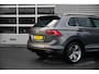 Volkswagen Tiguan 1.5 TSI ACT Highline Business R | Airco separaat achter | Buitenspiegels elektrisch verstel- en verwarmbaar | Cruise control adaptief