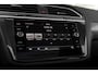 Volkswagen Tiguan 1.5 TSI ACT Highline Business R | Airco separaat achter | Buitenspiegels elektrisch verstel- en verwarmbaar | Cruise control adaptief