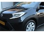 Toyota Aygo X 1.0 VVT-i 73pk MT first NL-Auto NAP Clima Cruise Carplay Camera 17"LMV