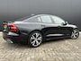 Volvo S60 2.0 B4 R-Design Adaptieve Cruise Control / BLIS / Stoel- en stuurverw. / Trekhaak / Elektr. verst. best stoel / Contourstoelen met zitting verlenger / Keyless Drive