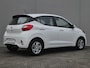 Hyundai i10 1.0 Comfort Smart Automaat / Fabrieksgarantie tot 07-2026 / Allseason banden /   Stuur-, en Stoel verwarming / Navigatie via Apple Carplay of Android Auto / Cruise control / Achteruitrijcamera / Climate control / Elektrische ramen voor /