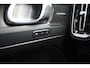 Volvo XC40 Single Motor Extended Range Ultimate 82 kWh | Pixel LED Koplampen | Adaptive Cruise & Pilot Assist | Schuif-/kanteldak | Stoel&Stuurverwarming | 20" Velgen | Power Seats incl. Memory | 360 Camera |