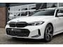 BMW 3-Serie 330e xDrive M Sport LCI | Facelift | Shadow | Trekhaak | Widescreen | Hifi | Camera | 18' inch |