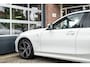 BMW 3-Serie 330e xDrive M Sport LCI | Facelift | Shadow | Trekhaak | Widescreen | Hifi | Camera | 18' inch |