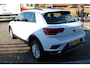Volkswagen T-Roc 1.0 TSI 110pk Style / Navigatie / LM 16 inch / Parkeersensoren / APP Connect / Airco
