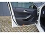 Mercedes-Benz A-klasse 180 Ambition * Xenon * Panoramadak * Night Pakket * 18" * Mooie auto