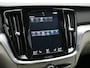 Volvo V60 T6 Twin Engine AWD Momentum Pro Plug In Hybrid 340pk Dealer O.H PHEV | Panodak | Camera | Apple Carplay | Sportstoelen Verwarmd | Virtual | Cruise Control | Blis | Navigatie | DAB |