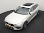Volvo V60 T6 Twin Engine AWD Momentum Pro Plug In Hybrid 340pk Dealer O.H PHEV | Panodak | Camera | Apple Carplay | Sportstoelen Verwarmd | Virtual | Cruise Control | Blis | Navigatie | DAB |