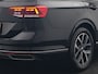 Volkswagen Passat Variant 1.4 TSI GTE Highline Plug In Hybrid 218pk Dealer O.H PHEV | Trekhaak Af Fabriek | Panodak | Adaptive Cruise | Camera | Alcantara Sportstoelen Massage & Verwarmd | Apple Carplay | Navigatie | Keyless | Virtual | DAB |