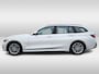 BMW 3-Serie Touring 320i Business Edition 1e-Eig. & Dealer-Onderh. BOVAG-Garantie. NL-Auto.
