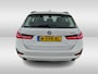 BMW 3-Serie Touring 320i Business Edition (184PK) 1e-Eig. & Dealer-Onderh. BOVAG-Garantie. NL-Auto.