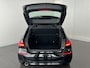 BMW 1-Serie 118i Introduction Edition | Achteruitrijcamera | Autonoom parkeren | Parkeersensoren voor en achter | Sportstuur | Sportstoelen |