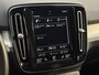Volvo XC40 Plug-in Hybrid T4 Inscription Expression | Adaptive cruise control | Lederen bekleding | Harman Kardon audio | Stoel- en stuurwielverwarming | Achteruitrijcamera | Voorruitverwarming | Parkeersensoren voor + achter |