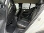 Volvo XC40 Plug-in Hybrid T4 Inscription Expression | Adaptive cruise control | Lederen bekleding | Harman Kardon audio | Stoel- en stuurwielverwarming | Achteruitrijcamera | Voorruitverwarming | Parkeersensoren voor + achter |