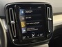 Volvo XC40 Plug-in Hybrid T4 Inscription Expression | Adaptive cruise control | Lederen bekleding | Harman Kardon audio | Stoel- en stuurwielverwarming | Achteruitrijcamera | Voorruitverwarming | Parkeersensoren voor + achter |
