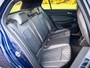Volkswagen Golf 1.5 eTSI R-Line Business+ // panorama dak