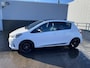 Toyota Yaris 1.5 Hybrid GR-Sport Nieuw geleverd, 1e eign. Dealeronderhouden, AppleCarPlay/AndroidAuto, Climate control, Cruise control, LM velgen, Parkeerhulpcamera, Zwart dak, Privacy glas