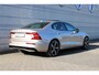 Volvo S60 T8 Automaat Recharge AWD Ultimate Dark Trekhaak | Panoramadak | Verwarmbare voorstoelen+achterbank+stuurwiel | Premium Audio by Harman Kardon | Headup Display | Driver Awareness | Driver Assistance | Adaptieve cruise control met Pilot Assist | Blis |