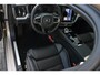 Volvo S60 T8 Automaat Recharge AWD Ultimate Dark Trekhaak | Panoramadak | Verwarmbare voorstoelen+achterbank+stuurwiel | Premium Audio by Harman Kardon | Headup Display | Driver Awareness | Driver Assistance | Adaptieve cruise control met Pilot Assist | Blis |