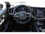 Volvo S60 2.0 Recharge T8 AWD Ultimate Dark | Nappa Leder met Open Grid textiel | Trekhaak | AWD | Premium Audio by Harman Kardon | Headup Display | Verwarmbare voorstoelen | Driver Awareness | Driver Assistance | Panoramadak | Verwarmbaar stuurwiel | Adaptieve cruise control met Pilot Assist | Blis | Google Maps | Google Assistant | Apple Carplay | Keyless | Verwarmbare achterbank | Visual Park Assist | 19 Inch | Trekhaak | Alarmklasse 3