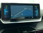 Peugeot e-2008 SUV EV GT 50 kWh 136pk | Accu SOH 92,3% | Navigatie | Achteruitrijcamera | Full Led koplampen | 3D Cockpit | Half Lederen sportstoelen | Parkeersensoren v+a | Dodehoeksensor | Keyless start | Cruise Control | Climate Control | Apple Carplay / Android Auto | DAB+ radio | Afwijkende dakkleur | Donker getint glas | 17" lichtmetalen velgen |