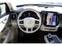 Volvo XC90 2.0 T8 Plug-in hybrid AWD Ultra Bright Nappa Leder met ventilatie Blond | Trekhaak | Headup Display | Luchtvering | Bowers & Wilkins |  6,4KW Boordlader | One Pedal Drive | Stoelmassage | Stoelventilatie | Driver Assistance | Driver Awareness | Getinte ramen achter | Elektrisch verstelbare voorstoelen met geheugen | Visual Park Assist |  Full Led | Panoramadak | Draadloos opladen telefoon | Google Maps | Google Assistant | Blis | Adaptieve Cruise Control