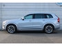 Volvo XC90 T8 Automaat Plug-in hybrid AWD Ultra Bright Charcoal Quilted Nordico | Headup Display | Trekhaak | Luchtvering |  Visual Park Assist | Full Led | Premium Audio by Harman Kardon | Getinte ramen achter | Elektrisch verstelbare voorstoelen met geheugen | 21 Inch | Visual Park Assist |  Matrix Led | Panoramadak | Draadloos opladen telefoon | Google Maps | Google Assistant | Premium Audio by Harman Kardon